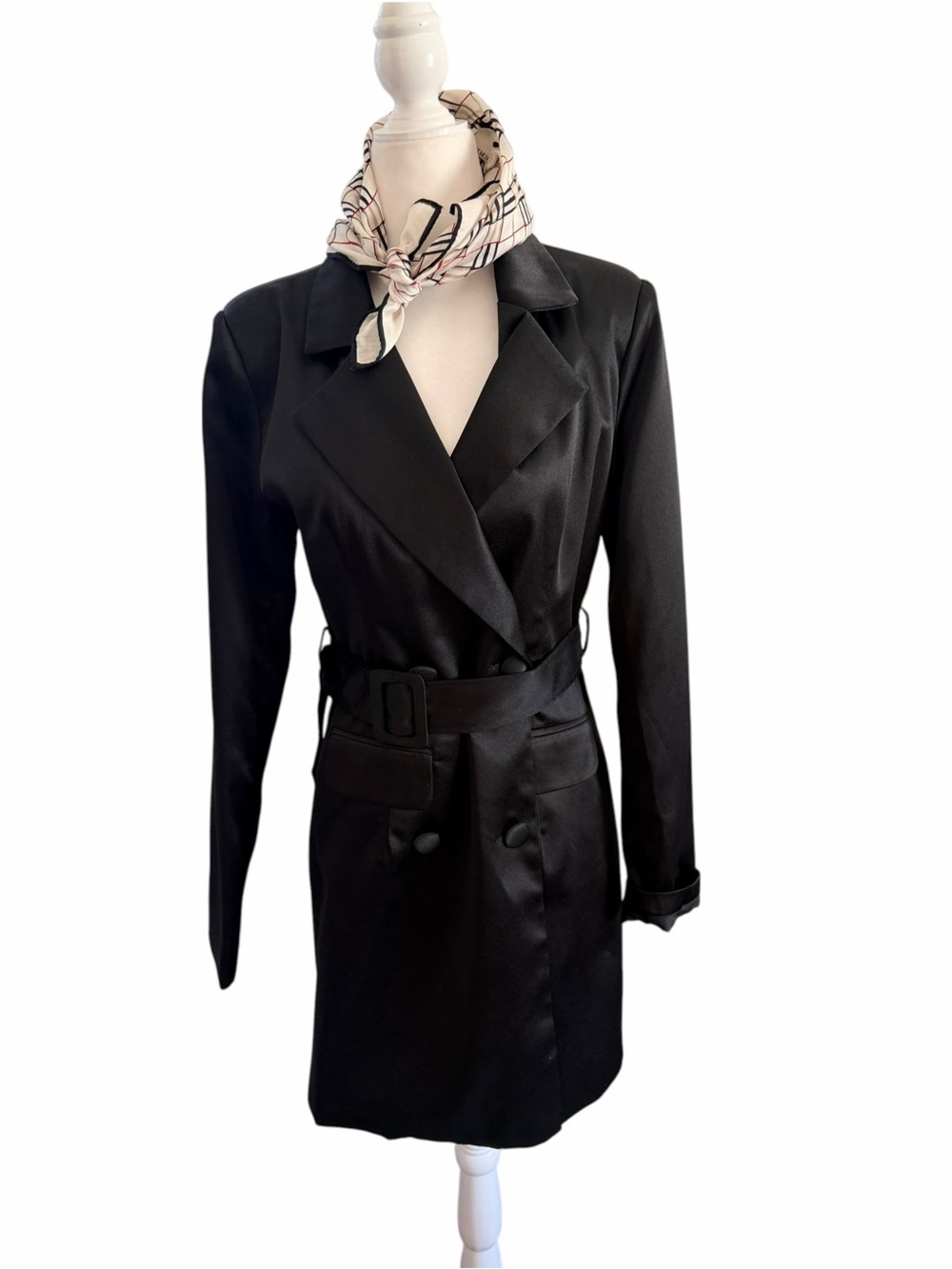 🖤 Nasty Gal Black Satin Blazer Dress Power suit energy—but make it a MINI. 🔥